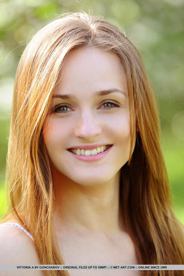 Оляшенька, 24 года, 0 размер груди